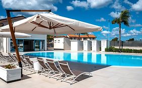 Icaro Apartments